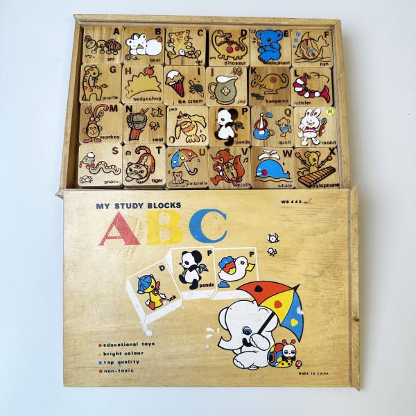 早期木製兒童教具 