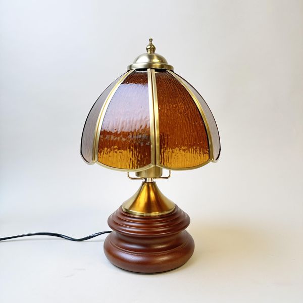 棕色圓頂玻璃木座桌燈 