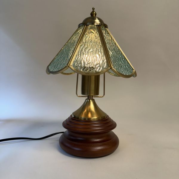 透藍傘形玻璃木座桌燈 