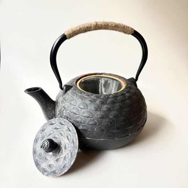 扇形龜甲紋鑄鐵茶壺 