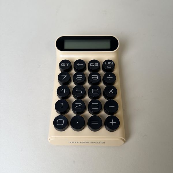 米色復古計算機 