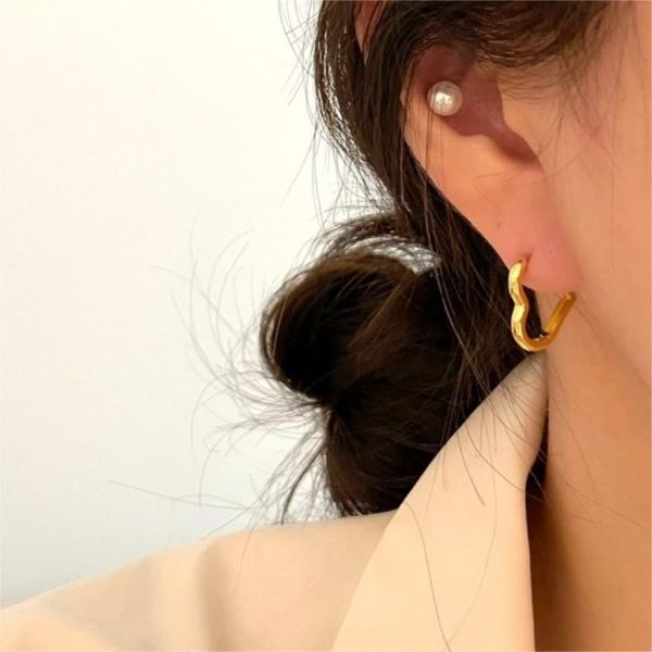 925純銀 一體成型愛心線條耳扣 