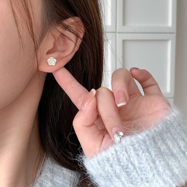 999足銀 梅花造型鎖珠耳環 