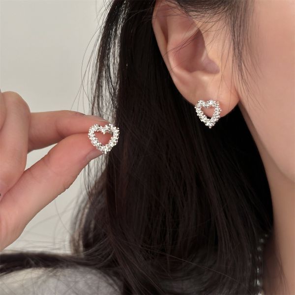 925銀針 碎銀愛心線條耳環 