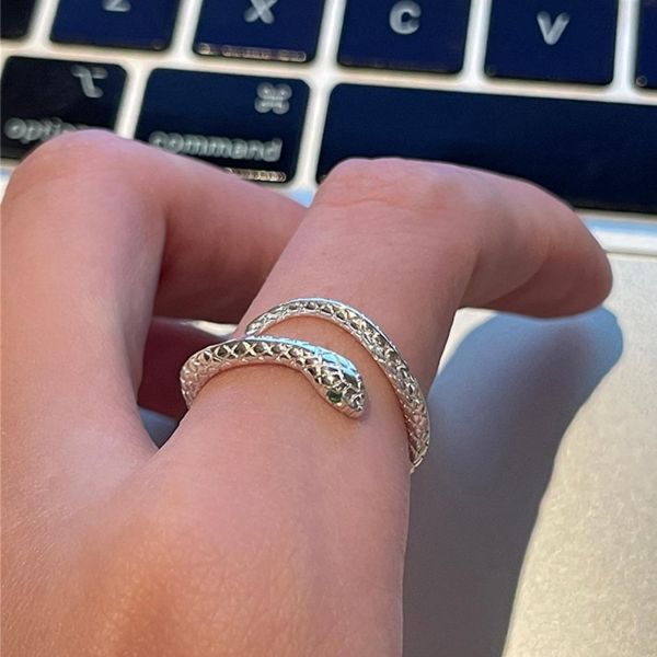 999足銀 綠眼小蛇纏繞戒指 