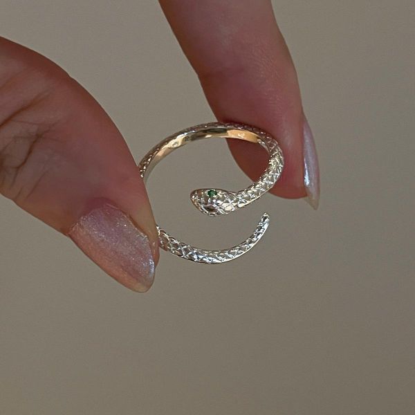 999足銀 綠眼小蛇纏繞戒指 