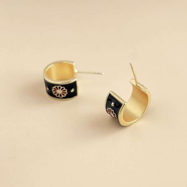 925銀針 雛菊彩繪珐瑯C字耳環 