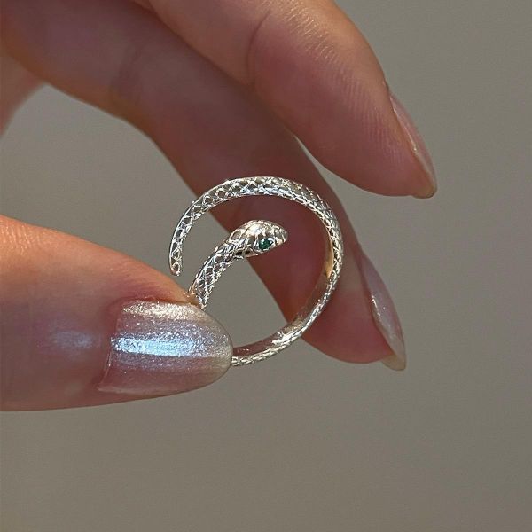 999足銀 綠眼小蛇纏繞戒指 