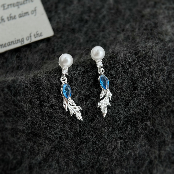 925銀針 微鑲藍鋯金魚耳環 