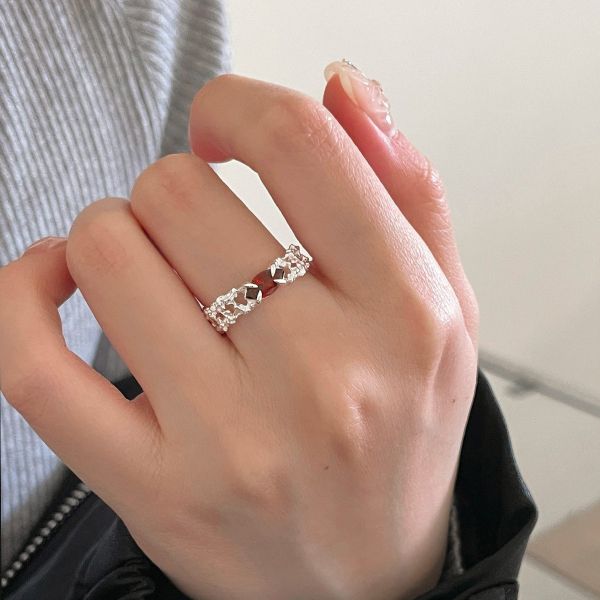 925純銀 不規則錘紋紅鋯戒指 