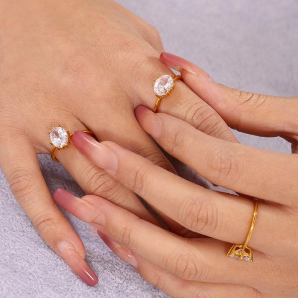 鈦鋼 金色輕奢橢圓鋯石戒指 