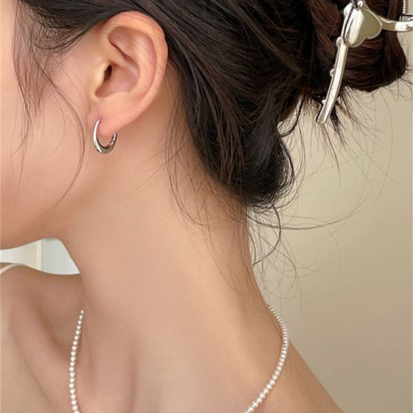 925銀針 極簡素色小橢圓耳扣 