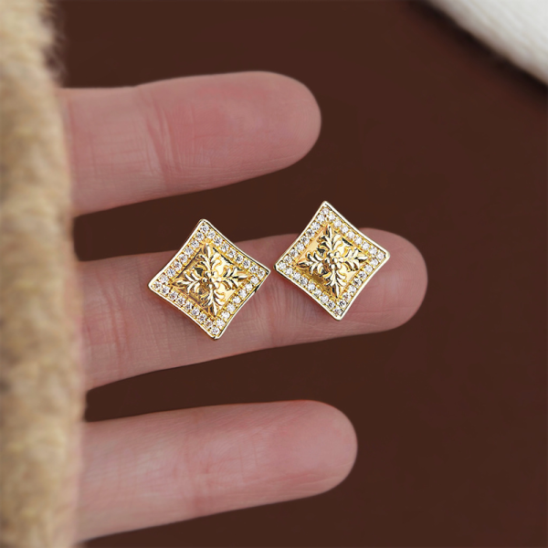 925銀針 鳶尾花鏤刻菱形耳環 