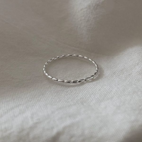 925純銀 極細橄欖珠閉口戒指 