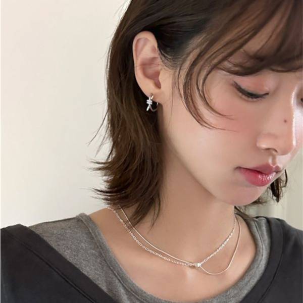 925銀針 微鑲鋯石扭結耳扣 