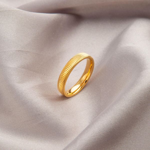 鈦鋼 金色貓眼波紋素圈戒指 