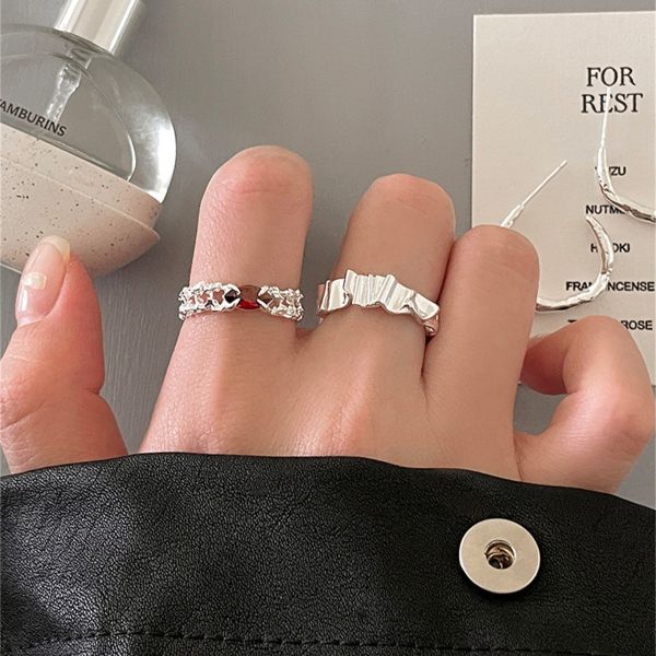 925純銀 不規則錘紋紅鋯戒指 