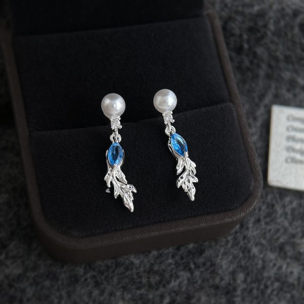 925銀針 微鑲藍鋯金魚耳環 