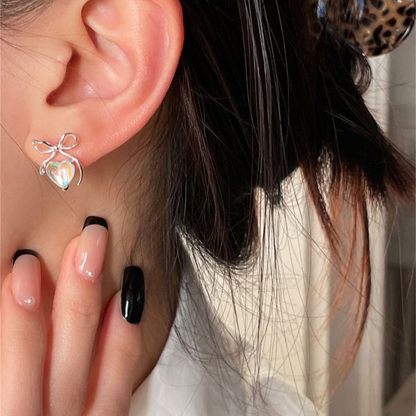 925銀針 幻彩愛心蝴蝶結耳環 