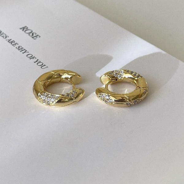 925銀針 金色點狀微鑲鋯石耳扣 