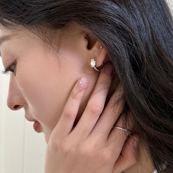 925銀針 隨形橢圓月光石耳扣 