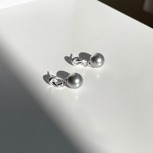 925銀針 灰珍珠繩結耳環 