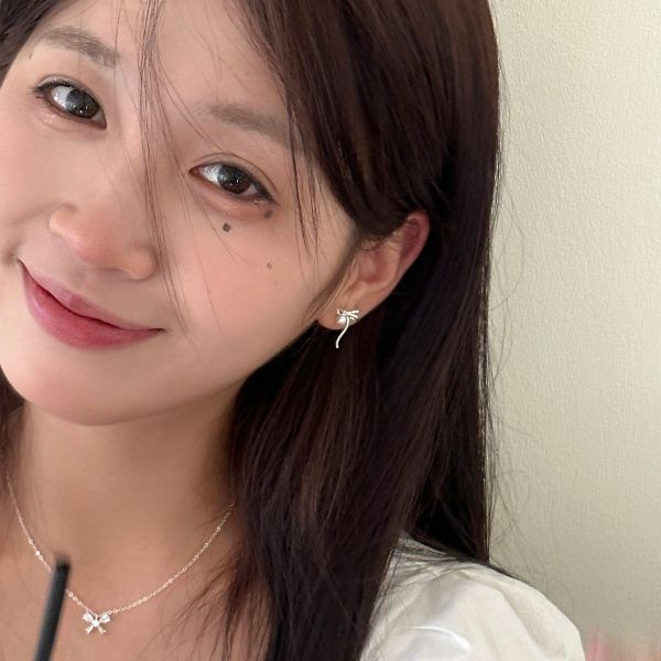 925銀針 緞帶線條珍珠造型耳環 