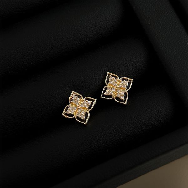 925銀針 微鑲鋯石四葉窗花耳環 