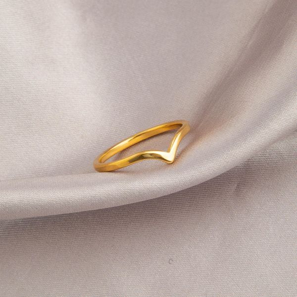 鈦鋼 金色極簡波浪V型戒指 