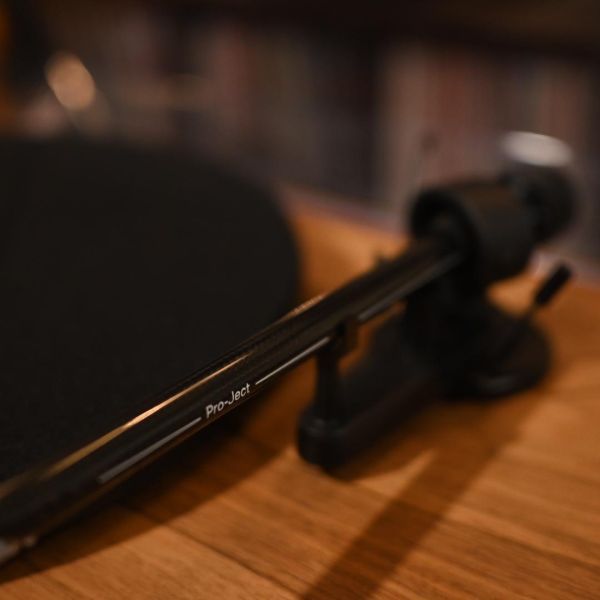 Pro-Ject Debut Carbon 黑膠唱盤(二手) 