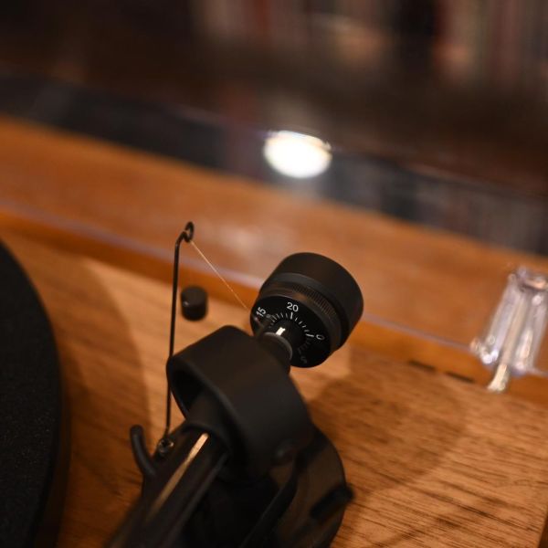 Pro-Ject Debut Carbon 黑膠唱盤(二手) 