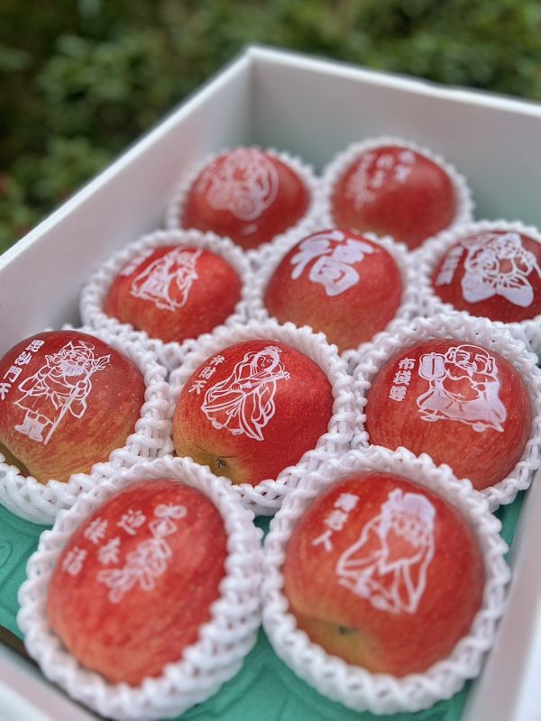 《送禮首選》山形七福神祝福蘋果禮盒 
