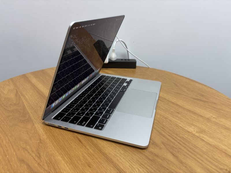 客製款 MacBook Air 13吋 M3 / 16G / 256G / 銀 Mac,MacBook Apple,MacBook Air, MacBook, Macbook pro, iMac,Mac mini,Macbook pro m1,Macbook Pro m2,Macbook m3,Macbook air m1,Macbook Air m2,Macbook air m3