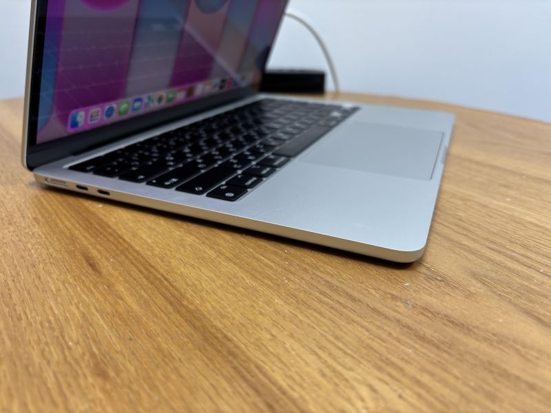 客製款 MacBook Air 13吋 M3 / 16G / 256G / 銀 / 電池97% Mac,MacBook Apple,MacBook Air, MacBook, Macbook pro, iMac,Mac mini,Macbook pro m1,Macbook Pro m2,Macbook m3,Macbook air m1,Macbook Air m2,Macbook air m3