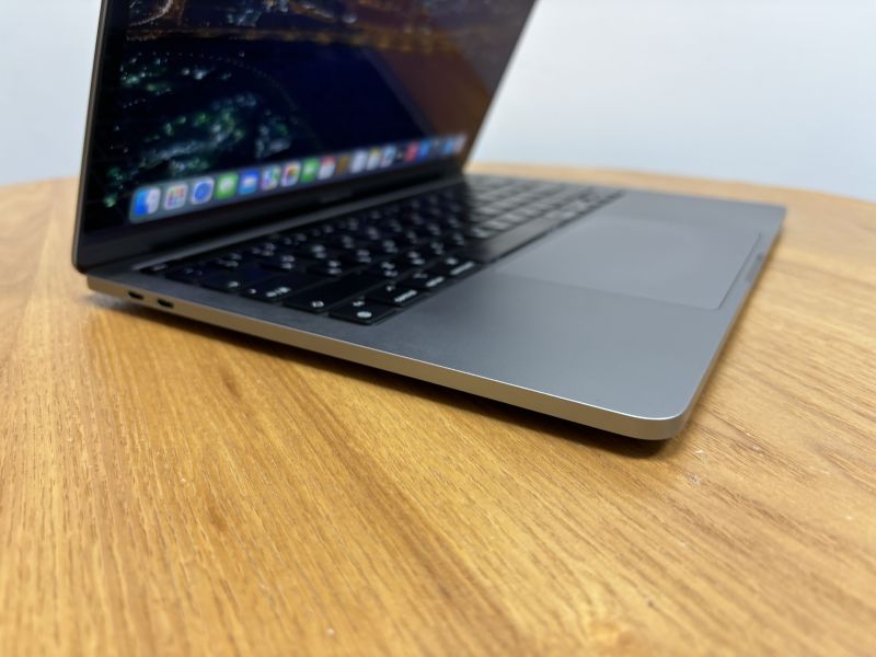 MacBook Pro 13吋 M2 / 2023 / 8G / 256G / 太空灰 Mac,MacBook Apple,MacBook Air, MacBook, Macbook pro, iMac,Mac mini,Macbook pro m1,Macbook Pro m2,Macbook m3,Macbook air m1,Macbook Air m2,Macbook air m3
