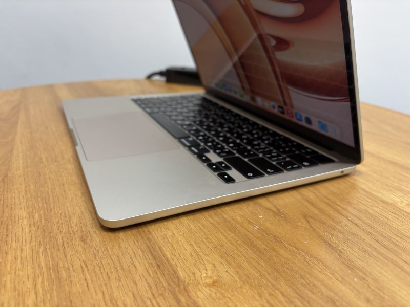 MacBook Air 13吋 M2 / 2024 / 16G / 256G / 星光 Mac,MacBook Apple,MacBook Air, MacBook, Macbook pro, iMac,Mac mini,Macbook pro m1,Macbook Pro m2,Macbook m3,Macbook air m1,Macbook Air m2,Macbook air m3