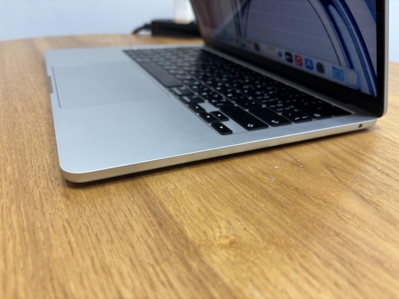 客製款 MacBook Air 13吋 M3 / 16G / 256G / 銀 / 電池99% Mac,MacBook Apple,MacBook Air, MacBook, Macbook pro, iMac,Mac mini,Macbook pro m1,Macbook Pro m2,Macbook m3,Macbook air m1,Macbook Air m2,Macbook air m3