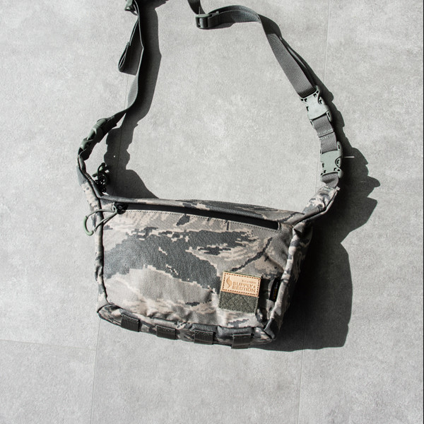 Betty 旅行隨身包 / 聯名版 迷彩,軍風,多地型, 旅行包,防盜包,隨身包