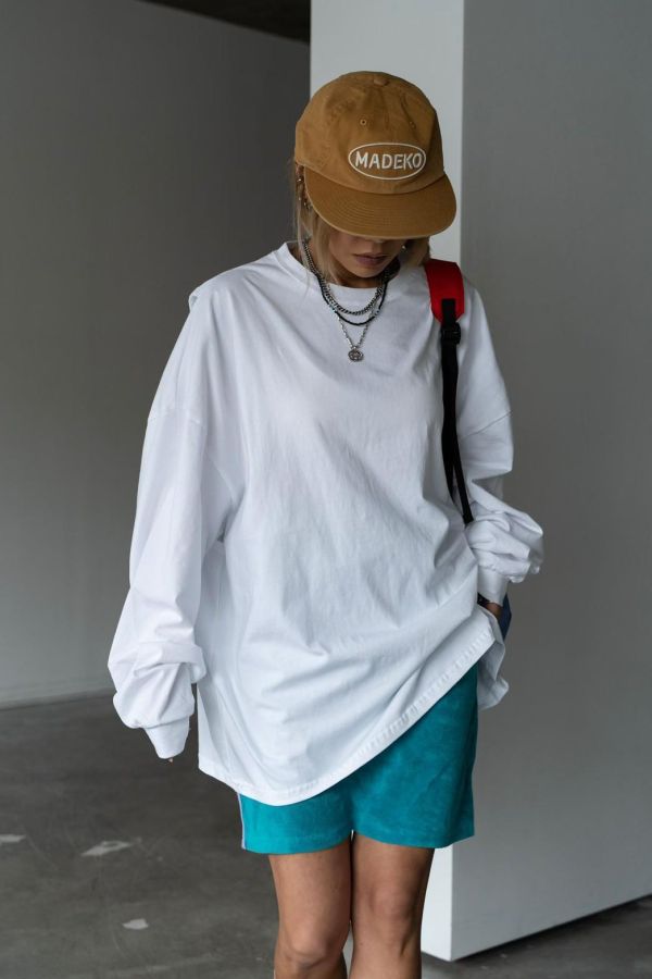 後挖洞造型oversize棉tee 