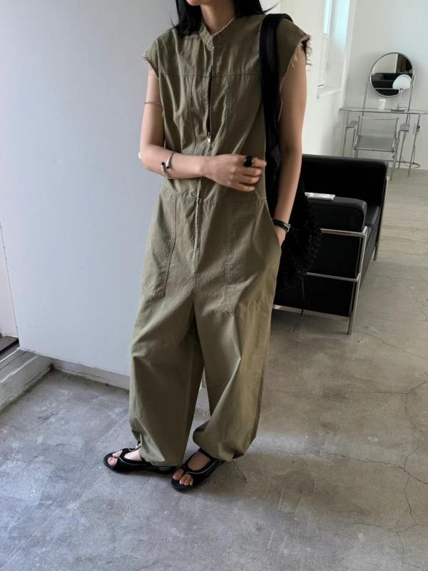 品牌設計袖口抽鬚率性連身褲 