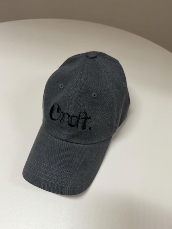 品牌刺繡炭灰棒球帽 