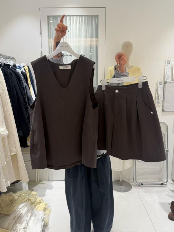 兩件式休閒感西裝背心套裝 