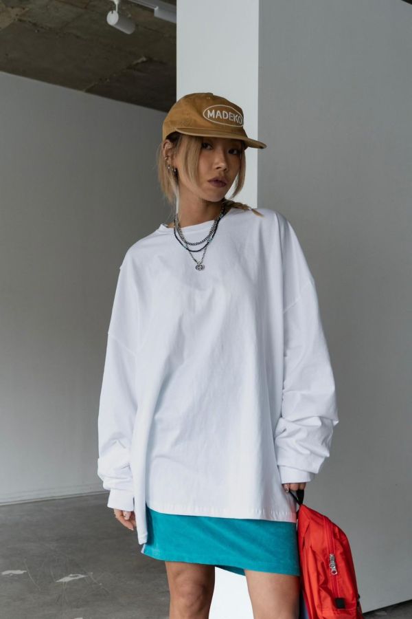 後挖洞造型oversize棉tee 