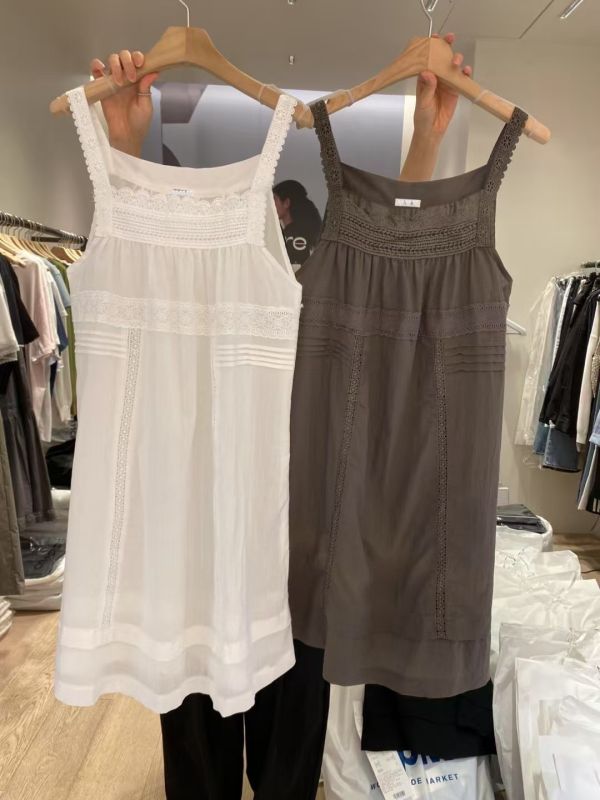 蕾絲方領涼感洋裝 