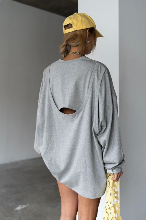 後挖洞造型oversize棉tee 