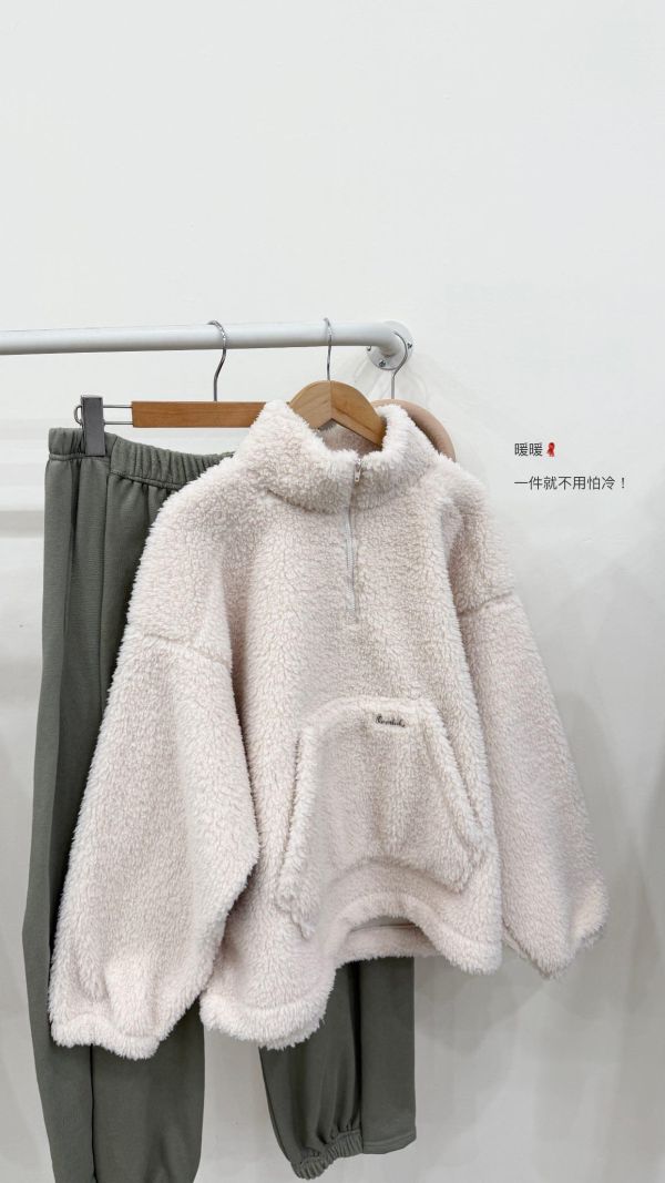 口袋刺繡刷絨混羊毛泰迪衣 