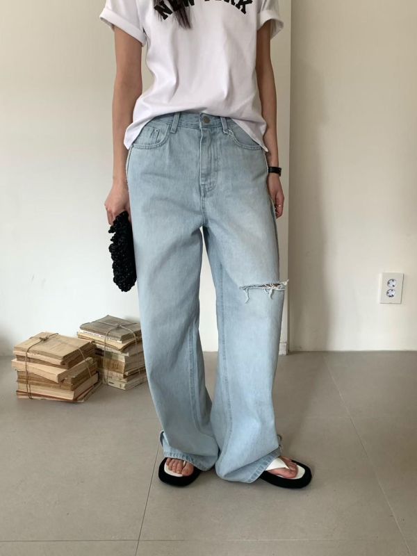 側邊條造型淺藍直筒牛仔褲 