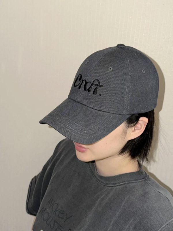 品牌刺繡炭灰棒球帽 