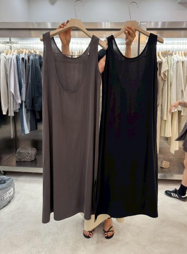 美背挖洞背心涼感洋裝 