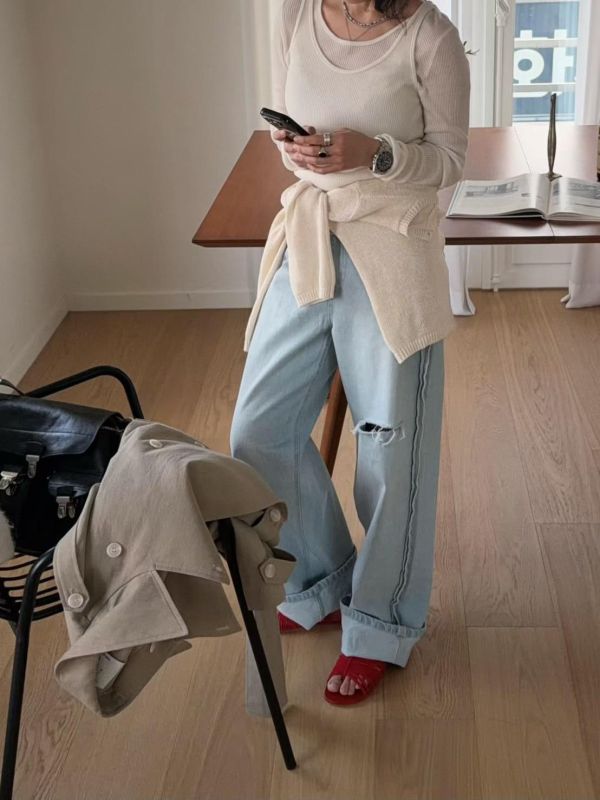 側邊條造型淺藍直筒牛仔褲 